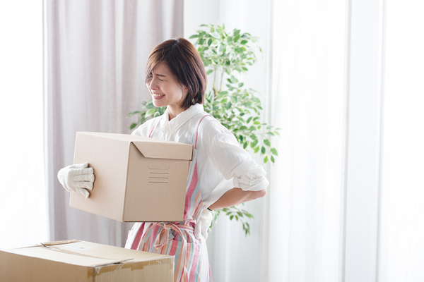 ぎっくり腰になった女性