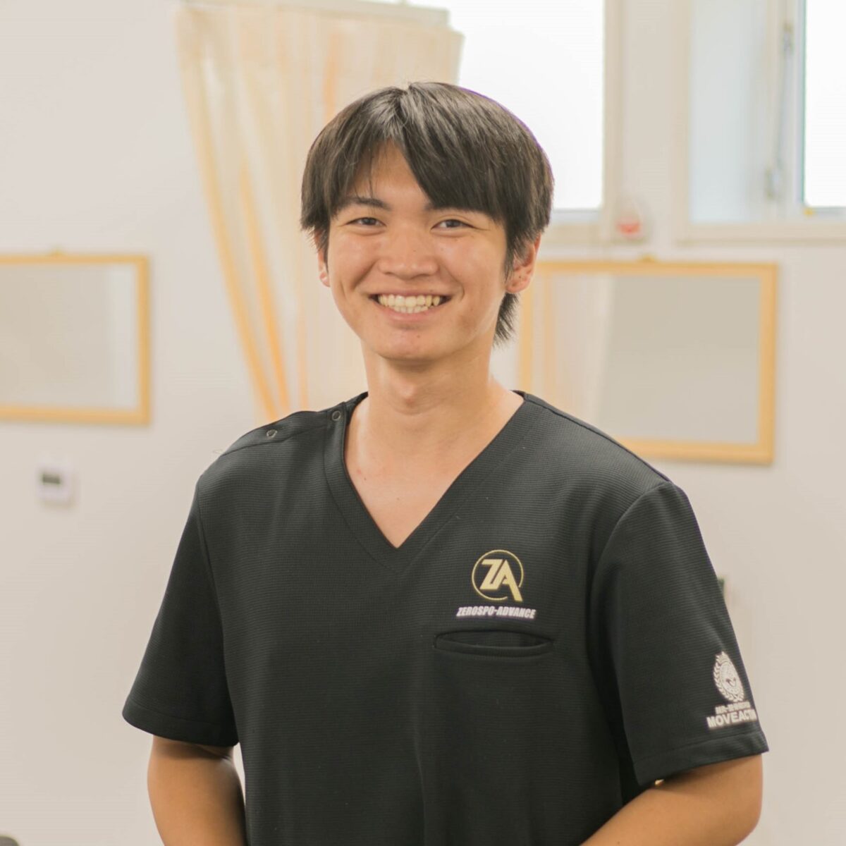 荻野　友詞